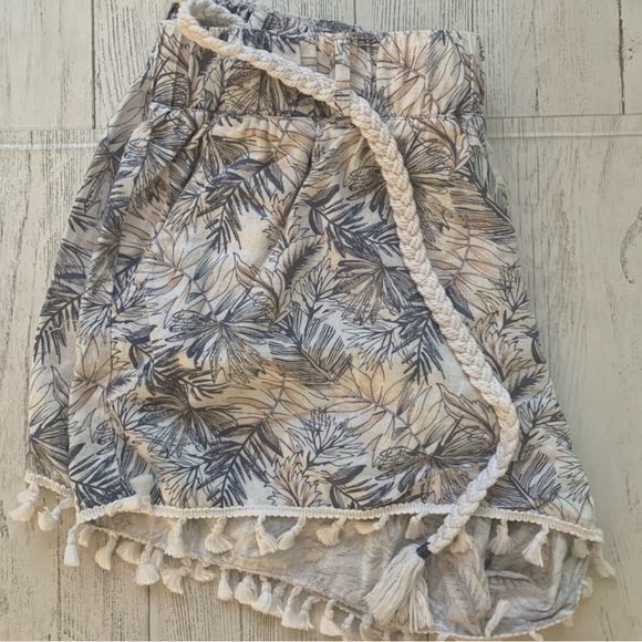 Rewash linen tropical shorts with fringe - Picture 2 of 8